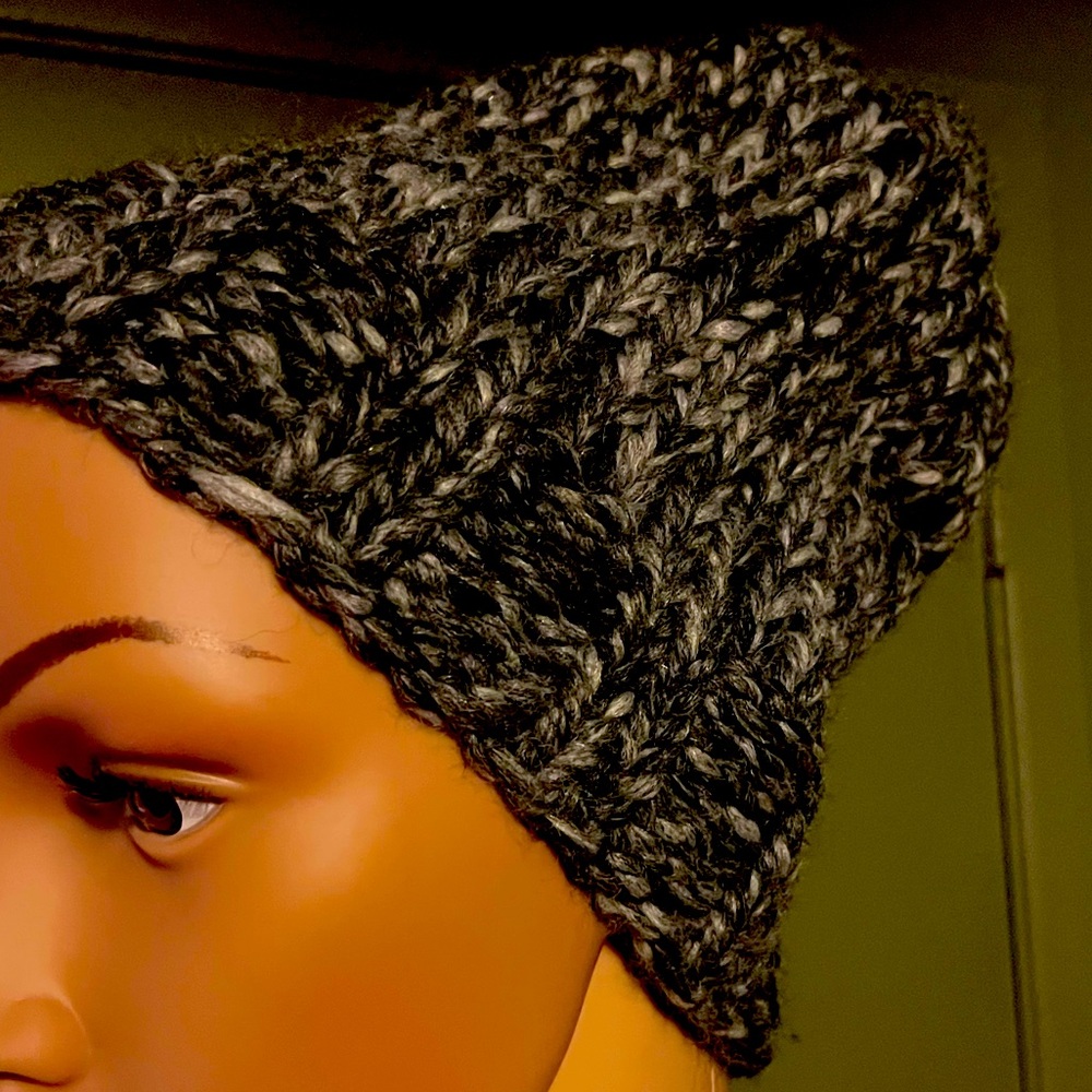 Ladies knit pullover cap. Various colors $3 each